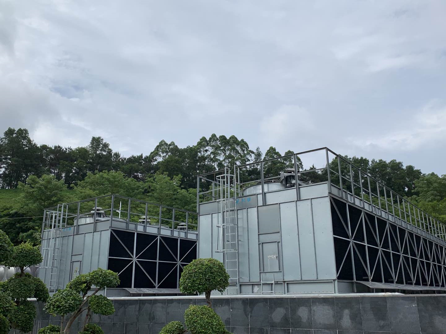 全鋼冷卻塔工況中的進出水溫差如何確定(冷卻塔冬季工況)